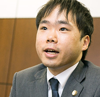 担当弁護士：加藤　誠実